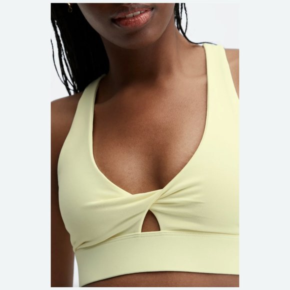 Fabletics - Oasis Twist Sports Bra in Luminous Yellow - Picture 6 of 13
